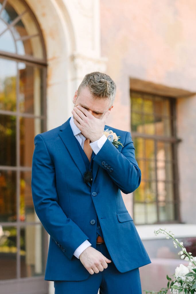 outdoor wedding ceremony at The Howey Mansion captured by Jennifer Holly Photography