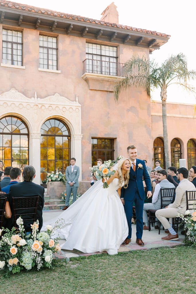 outdoor wedding ceremony at The Howey Mansion captured by Jennifer Holly Photography