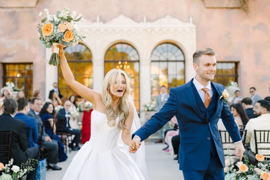 outdoor wedding ceremony at The Howey Mansion captured by Jennifer Holly Photography