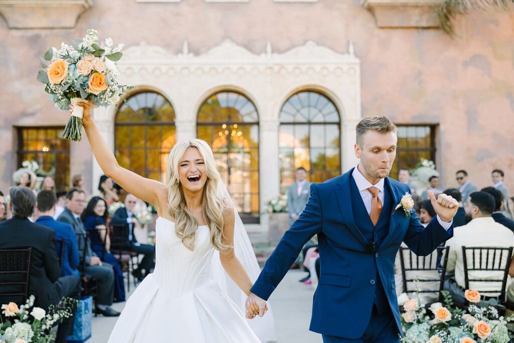 outdoor wedding ceremony at The Howey Mansion captured by Jennifer Holly Photography