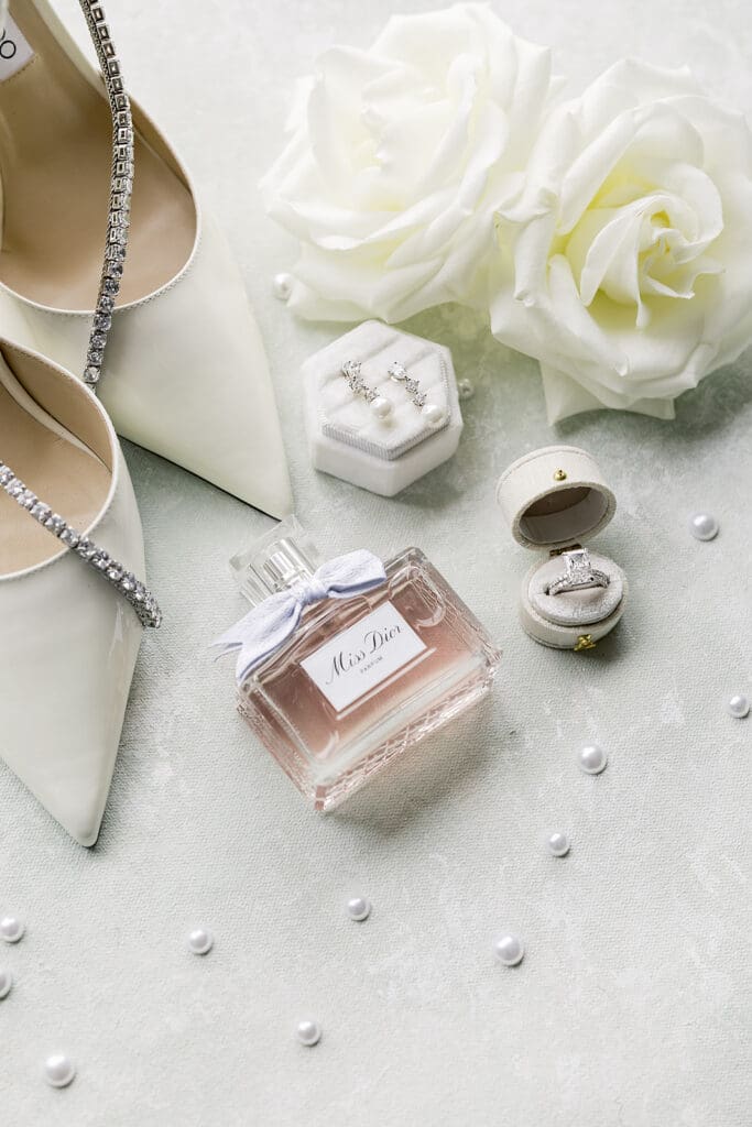 white and cream wedding details at Hyatt Regency Grand Cypress Resort in Orlando, Florida, captured by Jennifer Holly Photography