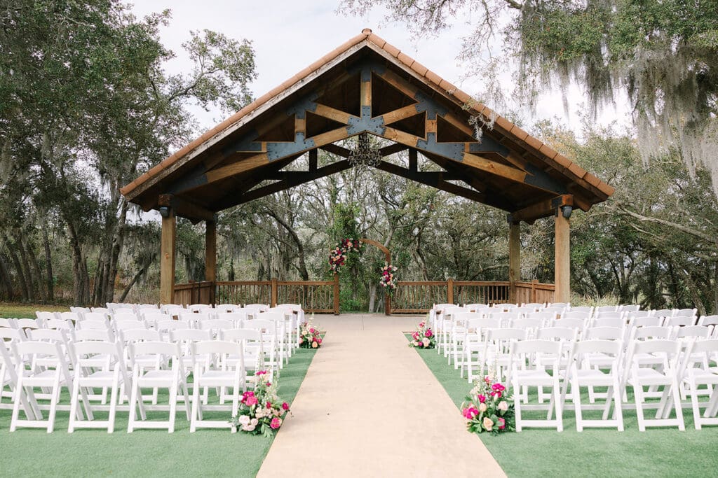 Outdoor ceremony pavilion at Sterling Event Venue in Minneola FL captured by Jennifer Holly Photography